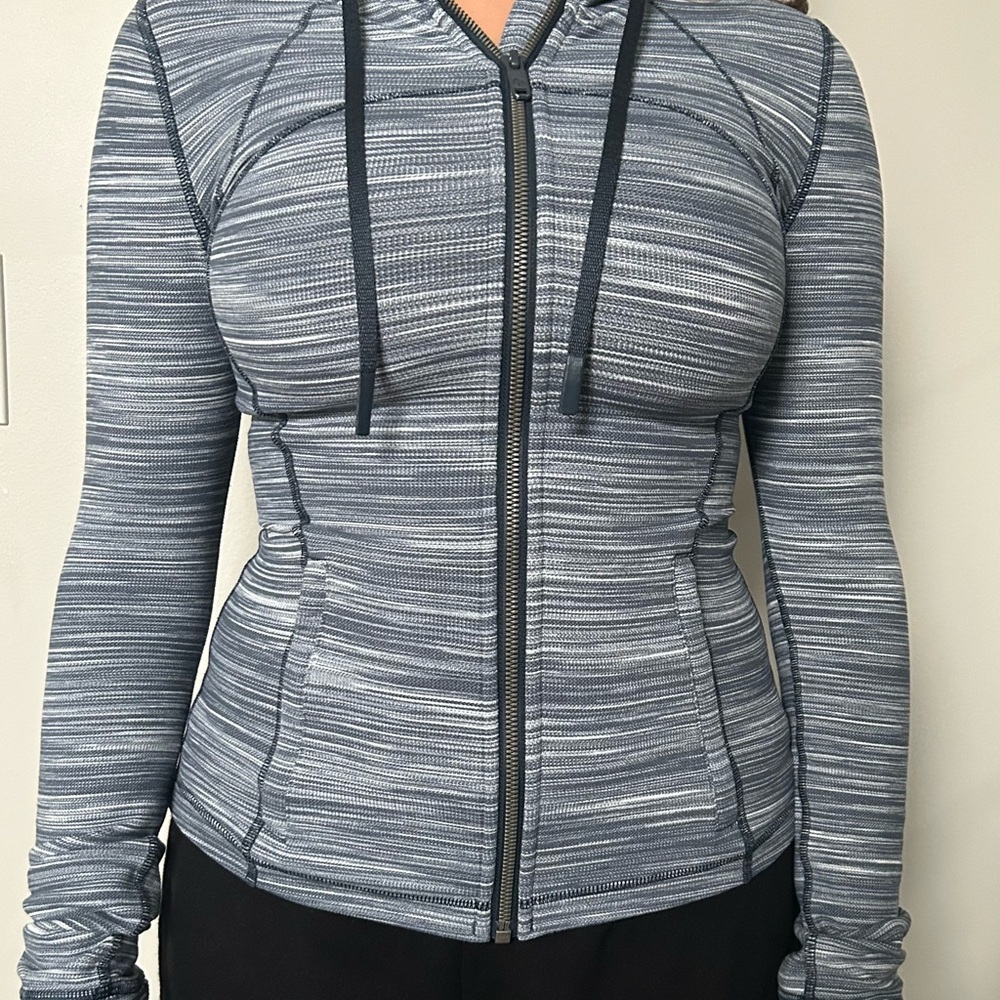 Lululemon Athletica Gray Fitted Long Sleeve Hoodie